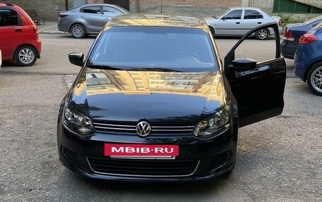 Volkswagen Polo VI (EU Market), 2013 год, 825 000 рублей, 2 фотография