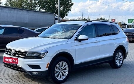 Volkswagen Tiguan II, 2018 год, 2 799 900 рублей, 3 фотография