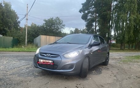 Hyundai Solaris II рестайлинг, 2011 год, 610 000 рублей, 3 фотография