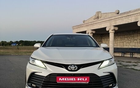 Toyota Camry, 2021 год, 4 600 000 рублей, 3 фотография