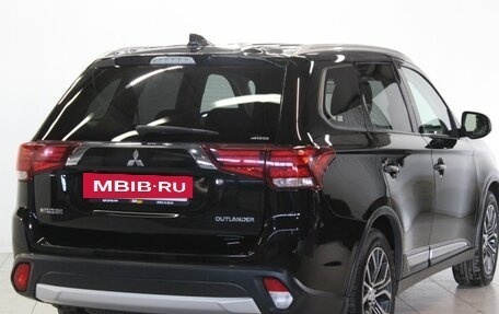 Mitsubishi Outlander III рестайлинг 3, 2018 год, 2 379 000 рублей, 5 фотография