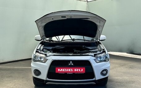 Mitsubishi Outlander III рестайлинг 3, 2011 год, 1 400 000 рублей, 4 фотография