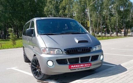 Hyundai Starex I рестайлинг, 2001 год, 650 000 рублей, 2 фотография