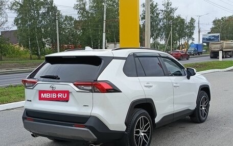 Toyota RAV4, 2020 год, 4 280 000 рублей, 5 фотография