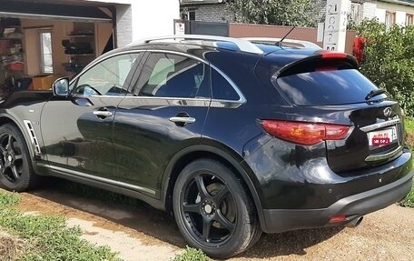 Infiniti QX70, 2014 год, 2 650 000 рублей, 3 фотография