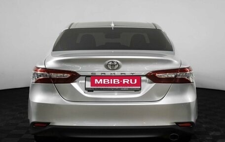 Toyota Camry, 2019 год, 2 650 000 рублей, 6 фотография