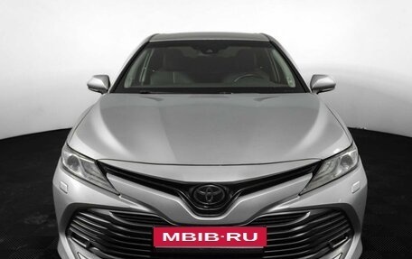 Toyota Camry, 2019 год, 2 650 000 рублей, 2 фотография