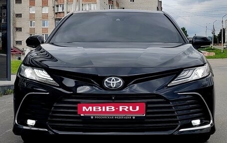 Toyota Camry, 2019 год, 3 220 000 рублей, 2 фотография