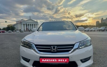 Honda Accord IX рестайлинг, 2013 год, 1 900 000 рублей, 4 фотография