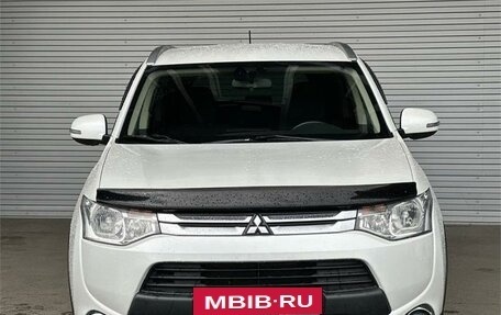 Mitsubishi Outlander III рестайлинг 3, 2014 год, 1 795 000 рублей, 2 фотография