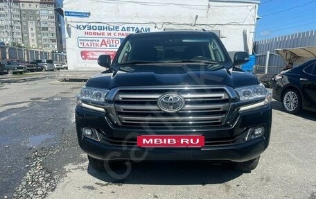 Toyota Land Cruiser 200, 2015 год, 5 199 000 рублей, 2 фотография