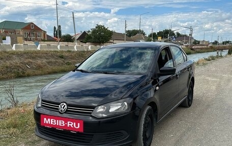 Volkswagen Polo VI (EU Market), 2013 год, 700 000 рублей, 2 фотография