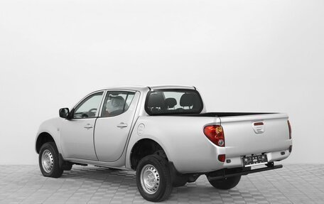 Mitsubishi L200 IV рестайлинг, 2014 год, 1 550 000 рублей, 4 фотография