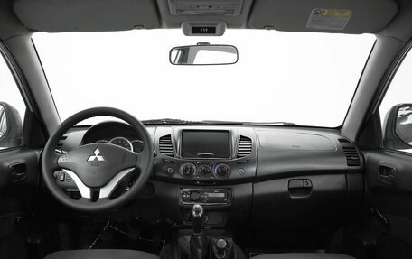 Mitsubishi L200 IV рестайлинг, 2014 год, 1 550 000 рублей, 5 фотография