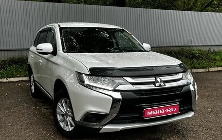 Mitsubishi Outlander III рестайлинг 3, 2017 год, 2 220 000 рублей, 3 фотография