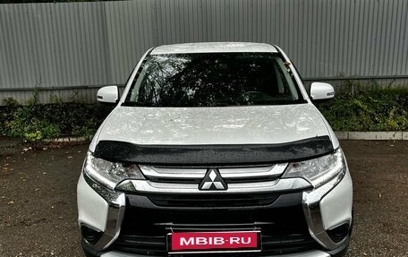 Mitsubishi Outlander III рестайлинг 3, 2017 год, 2 220 000 рублей, 2 фотография