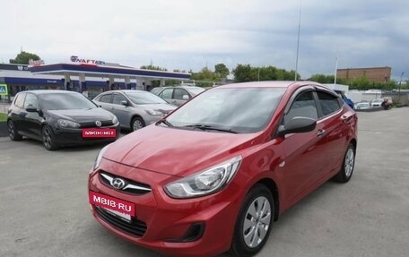 Hyundai Solaris II рестайлинг, 2013 год, 950 000 рублей, 3 фотография