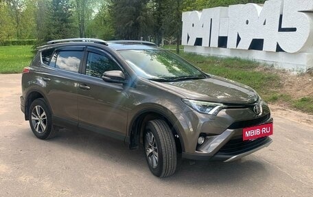 Toyota RAV4, 2019 год, 2 900 000 рублей, 2 фотография