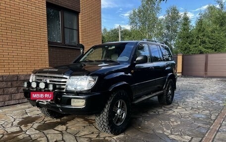 Toyota Land Cruiser 100 рестайлинг 2, 2006 год, 2 890 000 рублей, 3 фотография