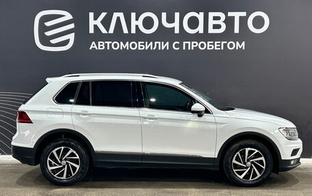 Volkswagen Tiguan II, 2018 год, 2 399 000 рублей, 4 фотография