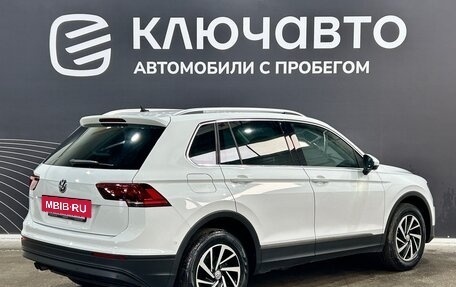 Volkswagen Tiguan II, 2018 год, 2 399 000 рублей, 5 фотография