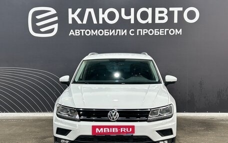 Volkswagen Tiguan II, 2018 год, 2 399 000 рублей, 2 фотография