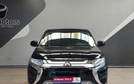 Mitsubishi Outlander III рестайлинг 3, 2020 год, 2 390 000 рублей, 5 фотография