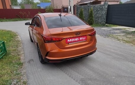 Hyundai Solaris II рестайлинг, 2022 год, 1 900 000 рублей, 3 фотография