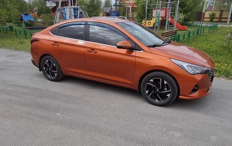 Hyundai Solaris II рестайлинг, 2022 год, 1 900 000 рублей, 4 фотография