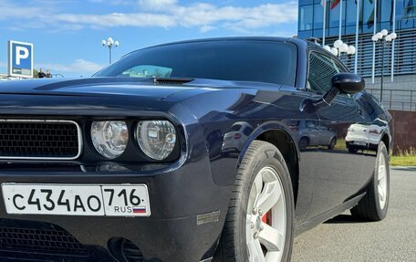 Dodge Challenger III рестайлинг 2, 2011 год, 2 350 000 рублей, 3 фотография