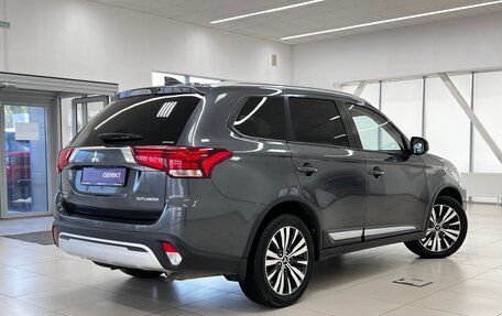 Mitsubishi Outlander III рестайлинг 3, 2019 год, 2 280 000 рублей, 2 фотография