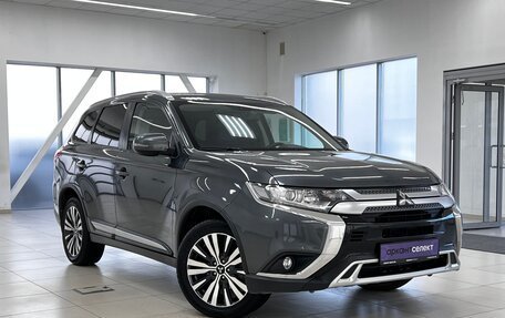 Mitsubishi Outlander III рестайлинг 3, 2019 год, 2 280 000 рублей, 3 фотография