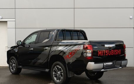 Mitsubishi L200 IV рестайлинг, 2023 год, 3 999 000 рублей, 2 фотография