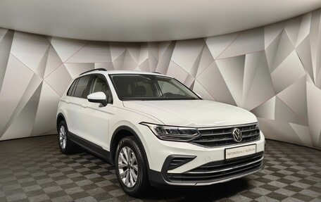 Volkswagen Tiguan II, 2020 год, 2 715 000 рублей, 3 фотография