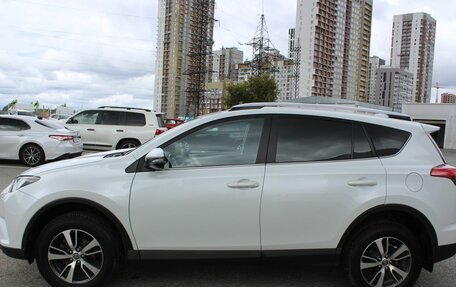 Toyota RAV4, 2018 год, 2 830 000 рублей, 4 фотография