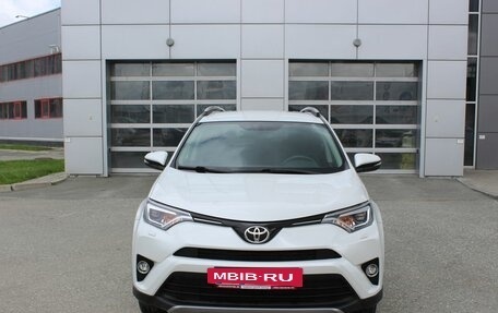 Toyota RAV4, 2018 год, 2 830 000 рублей, 3 фотография