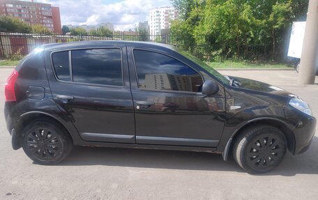 Renault Sandero I, 2013 год, 700 000 рублей, 3 фотография