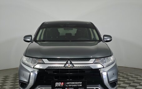 Mitsubishi Outlander III рестайлинг 3, 2018 год, 1 999 000 рублей, 2 фотография