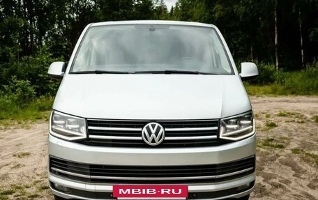 Volkswagen Caravelle T6 рестайлинг, 2016 год, 2 900 000 рублей, 2 фотография