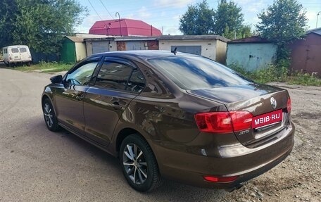 Volkswagen Jetta VI, 2011 год, 1 090 000 рублей, 3 фотография