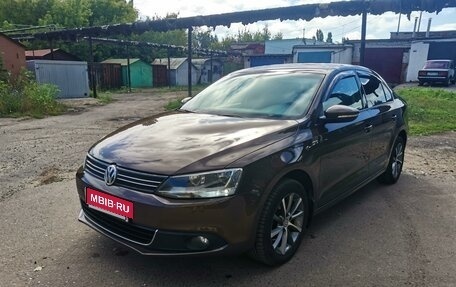 Volkswagen Jetta VI, 2011 год, 1 090 000 рублей, 4 фотография