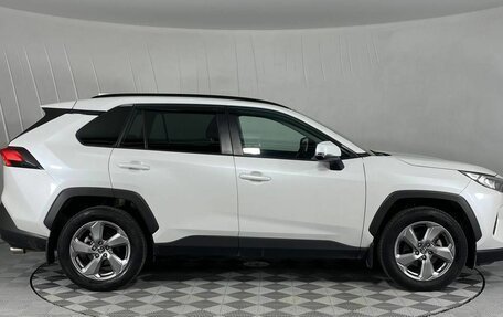 Toyota RAV4, 2021 год, 3 850 000 рублей, 4 фотография