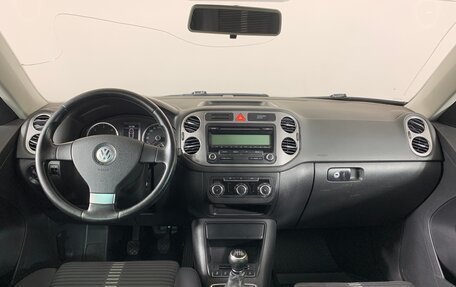 Volkswagen Tiguan I, 2010 год, 899 000 рублей, 13 фотография