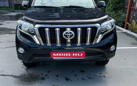 Toyota Land Cruiser Prado 150 рестайлинг 2, 2017 год, 4 900 000 рублей, 2 фотография