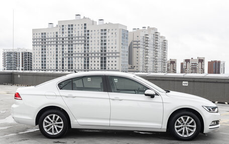 Volkswagen Passat B8 рестайлинг, 2019 год, 2 389 000 рублей, 4 фотография