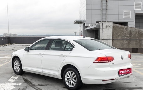 Volkswagen Passat B8 рестайлинг, 2019 год, 2 389 000 рублей, 7 фотография