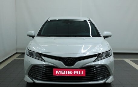 Toyota Camry, 2018 год, 3 090 000 рублей, 8 фотография