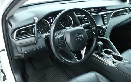 Toyota Camry, 2018 год, 3 090 000 рублей, 16 фотография