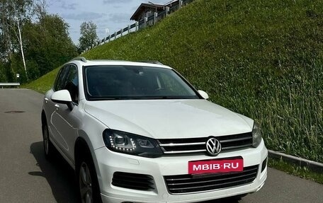 Volkswagen Touareg III, 2012 год, 2 600 000 рублей, 2 фотография