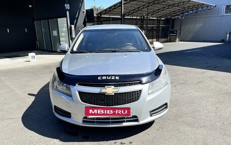 Chevrolet Cruze II, 2010 год, 650 000 рублей, 3 фотография